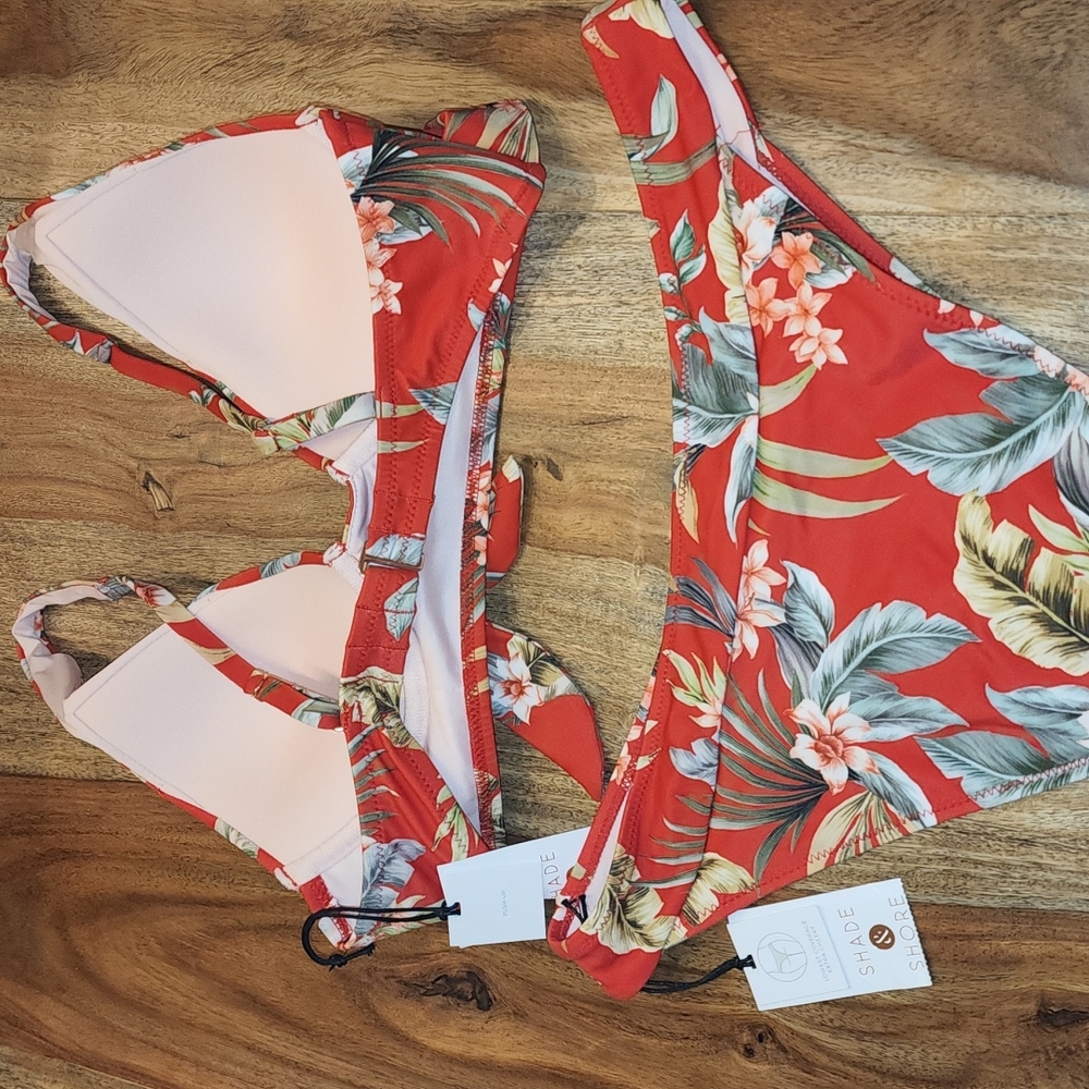 Red Floral Bikini - Picture 5 of 7